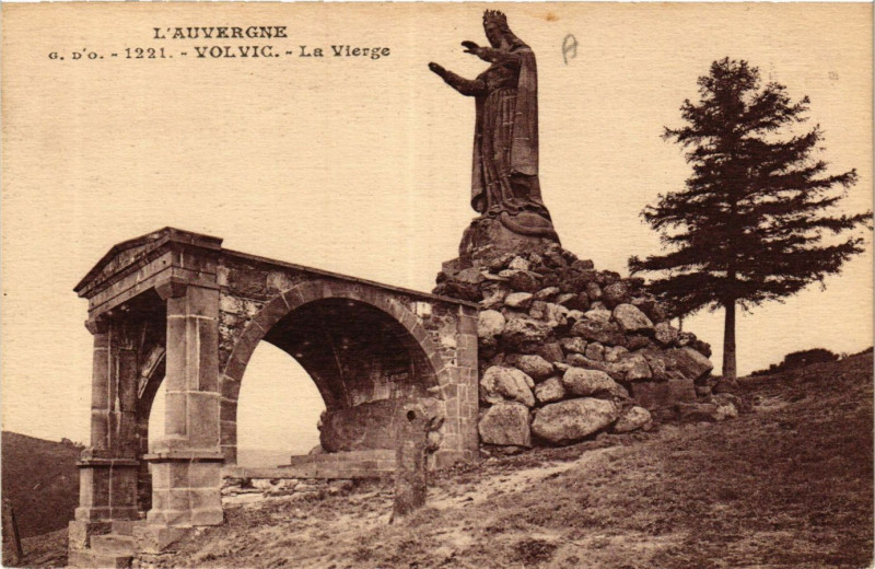 Carte postale ancienne Auvergne Volvic La Vierge à Volvic