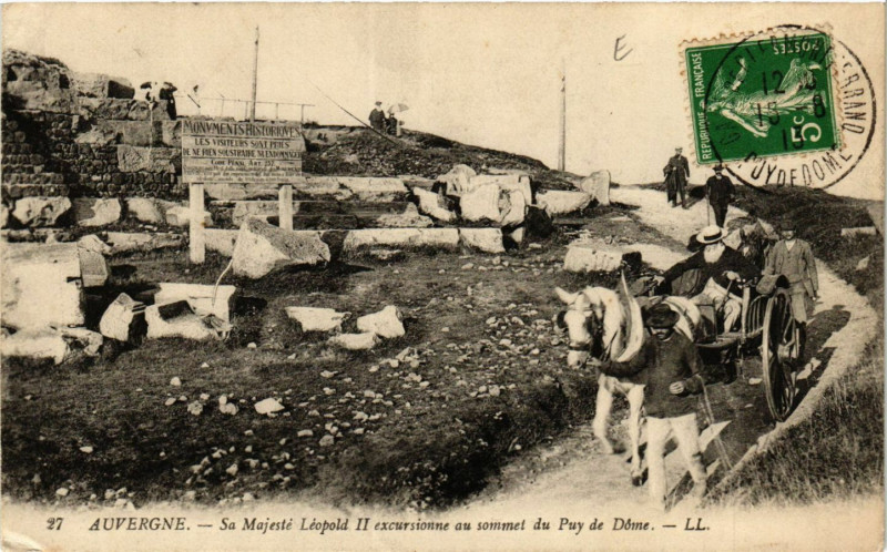 Carte postale ancienne Auvergne Sa Majeste Leopold Ii excursionne au Sommet du Puy-de-Dome