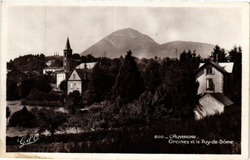 Carte postale ancienne Auvergne Orcines et le Puy-de-Dome à Orcines