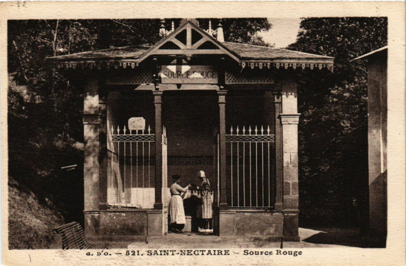 Carte postale ancienne Saint-Nectaire Source Rouge à Saint-Nectaire