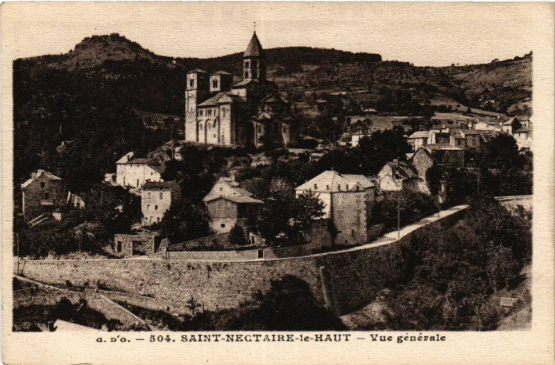 Carte postale ancienne Saint-Nectaire-le-Haut vue générale à Saint-Nectaire