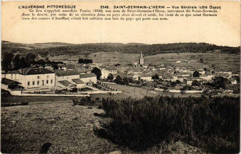 Carte postale ancienne Saint-Germain-L'Herm vue générale. Cote Ouest à Saint-Germain-l'Herm