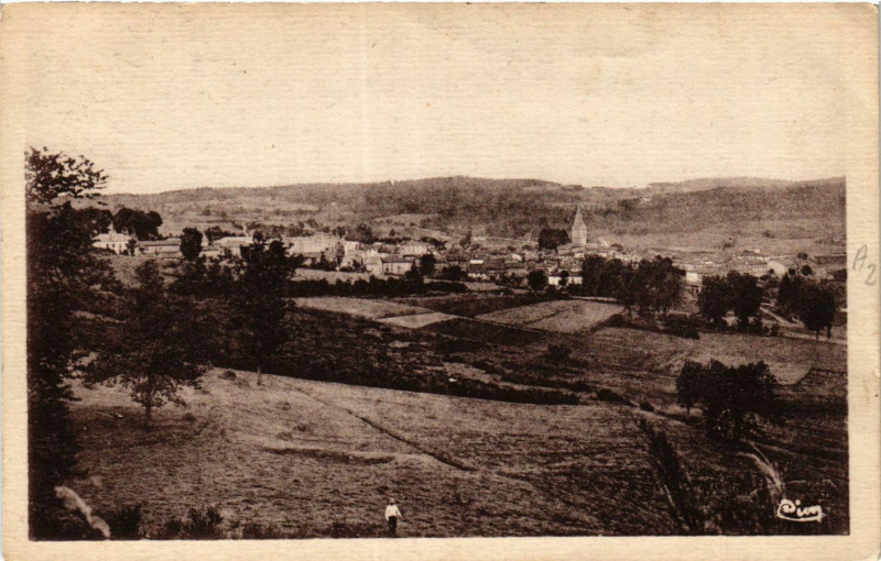 Carte postale ancienne Saint-Germain-L'Herm vue générale cote Ouest à Saint-Germain-l'Herm