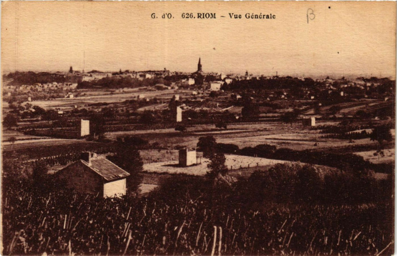 Carte postale ancienne Riom vue générale à Riom