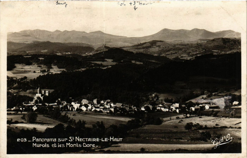 Carte postale ancienne Panorama sur Saint-Nectaire-le-Haut Murols et les Monts-Dore à Murol