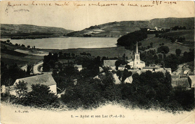 Carte postale ancienne Aydat et son Lac à Aydat