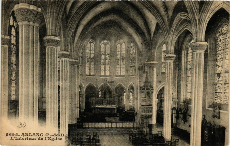 Carte postale ancienne Arlanc L'Interieur de l'Eglise à Arlanc