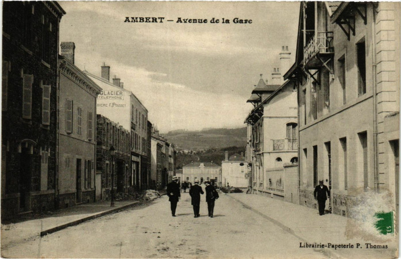 Carte postale ancienne Ambert Avenue de la Gare à Ambert