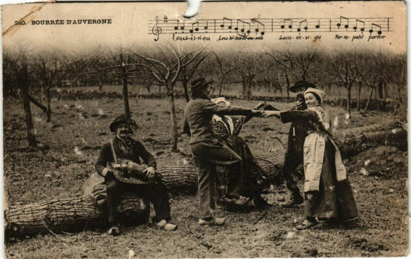 Carte postale ancienne Bourre d'Auvergne -
