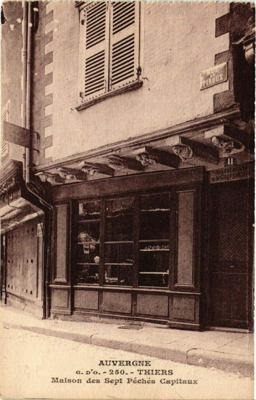 Carte postale ancienne Auvergne Thiers - Maison des Sept Peches Capitaux à Thiers