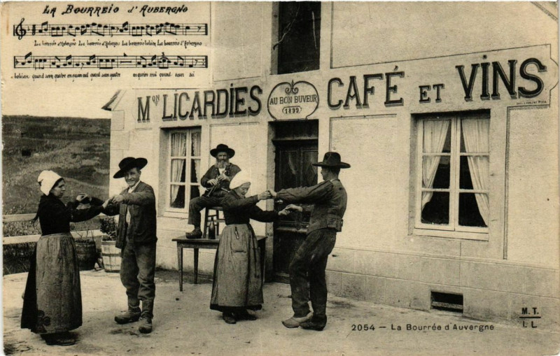 Carte postale ancienne La bourre d'Auvergne