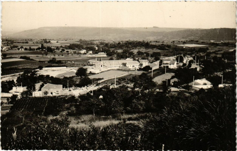 Carte postale ancienne Volvic - Centre d'apprentissage des Metiers du Batiment à Volvic