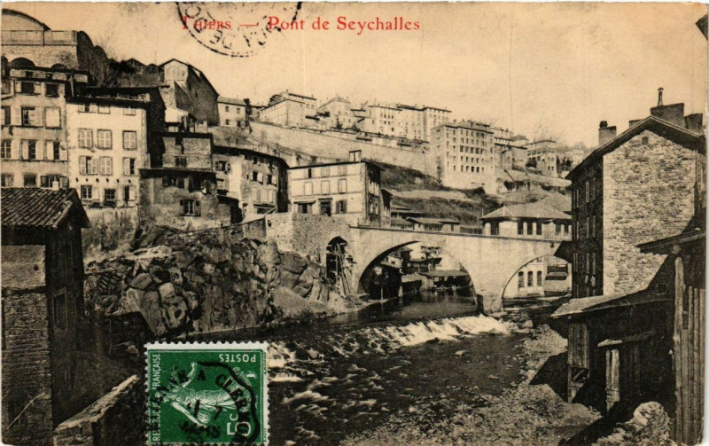 Carte postale ancienne Thiers Pont de Seychalles à Thiers