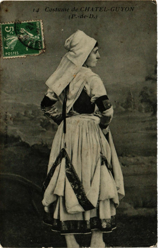 Carte postale ancienne Costume de Chatel-Guyon - à Châtel-Guyon
