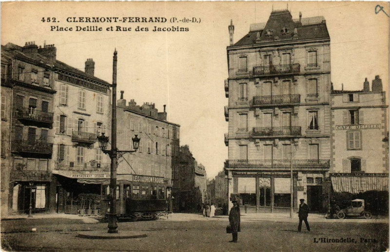 Carte postale ancienne Clermont-Ferrand Place Delille et Rue des Jacobins à Clermont-Ferrand