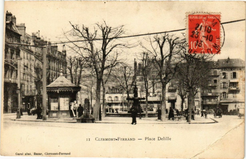 Carte postale ancienne Clermont-Ferrand Place Delille à Clermont-Ferrand