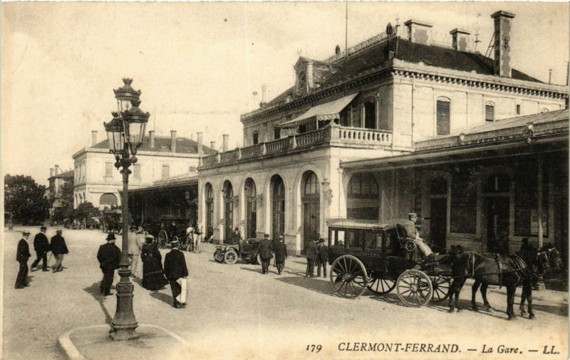 Carte postale ancienne Clermont-Ferrand La Gare à Clermont-Ferrand
