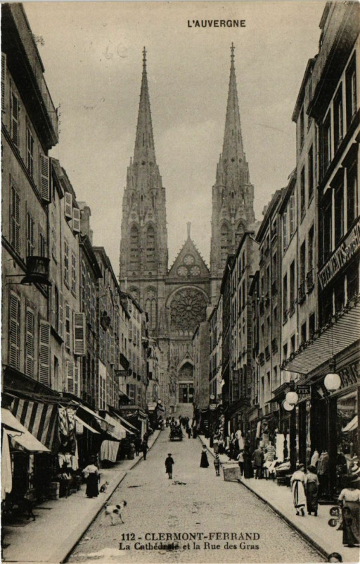 Carte postale ancienne Clermont-Ferrand La Cathedrale et la Rue des Gras à Clermont-Ferrand