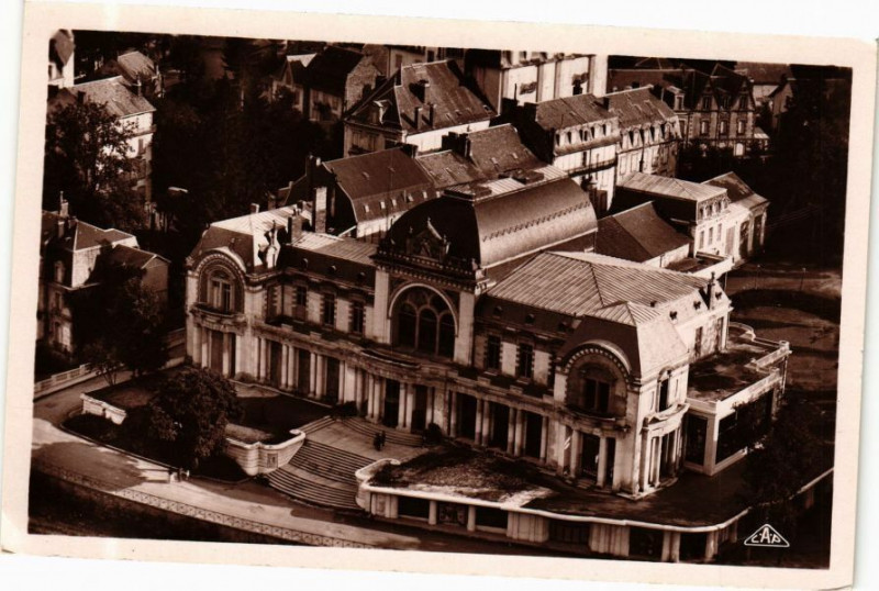Carte postale ancienne La Bourboule - Le Casino à La Bourboule