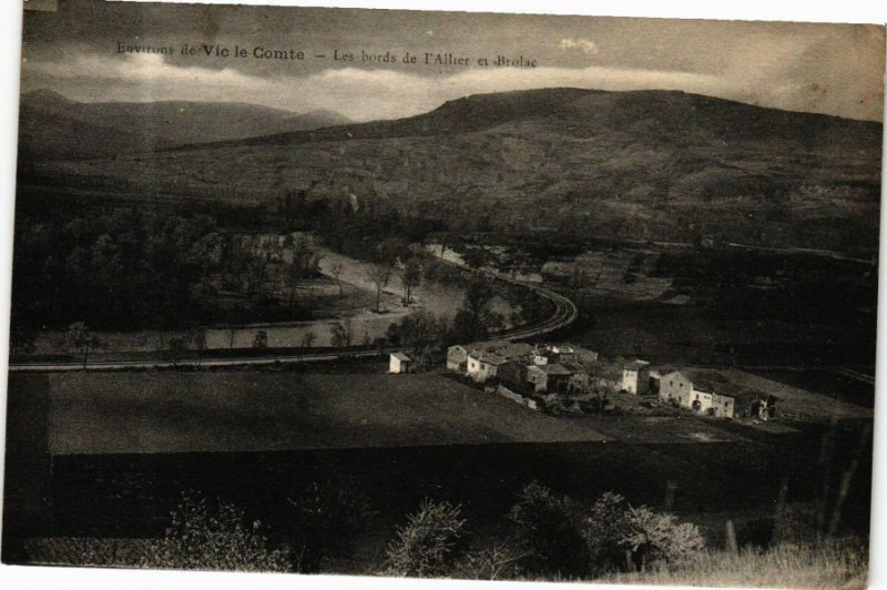 Carte postale ancienne Env. de Vic-le-Comte - Les bords de l'Allier et Brolac à Vic-le-Comte