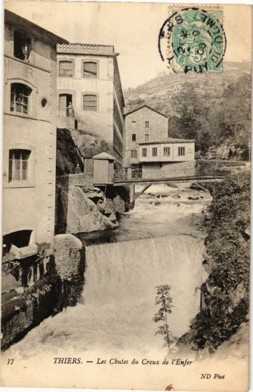 Carte postale ancienne Thiers - Les Chutes du Creux de l'Enfer à Thiers
