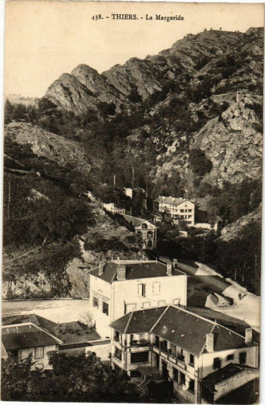 Carte postale ancienne Thiers - La Margeride à Thiers