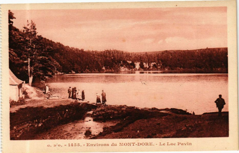 Carte postale ancienne G. D'O. - Env. du Mont-Dore - Le Lac Pavin à Mont-Dore