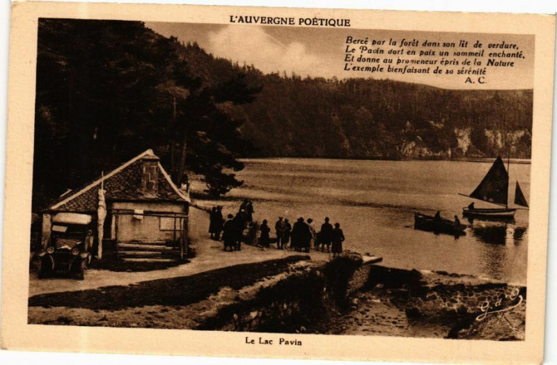 Carte postale ancienne L'Auvergne Poetique - Le Lac Pavin