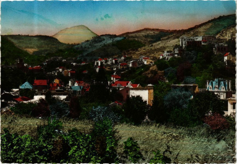 Carte postale ancienne Royat et le Puy-de-Dome à Royat