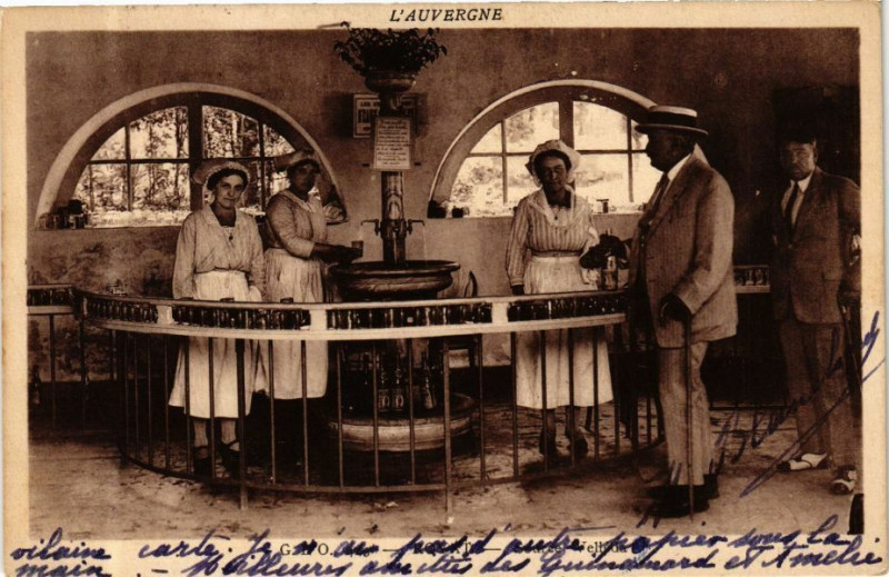 Carte postale ancienne L'Auvergne - G. D'O. - Equat - Source Veiolute