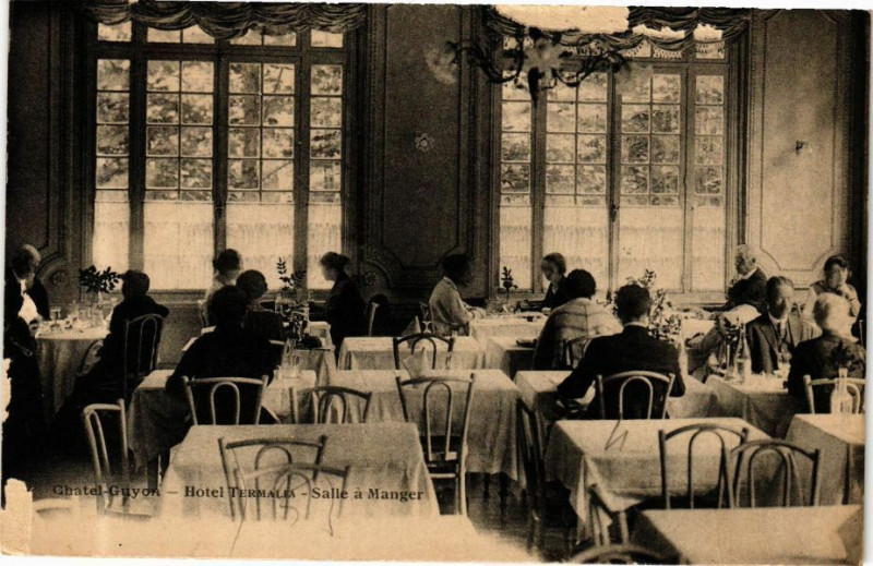Carte postale ancienne Chatel-Guyon - Hotel Termalia - Salle a Manger à Châtel-Guyon