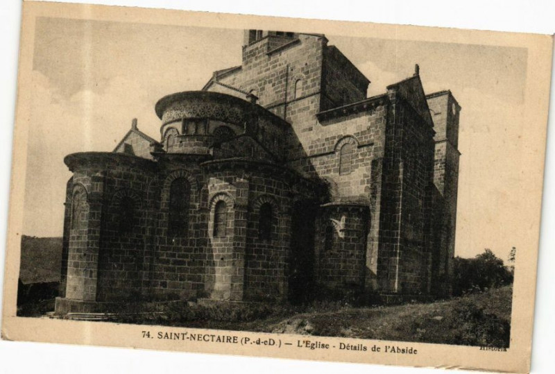 Carte postale ancienne Saint-Nectaire (P.-de-D.) - L'Eglise - Details de l'Abside à Saint-Nectaire