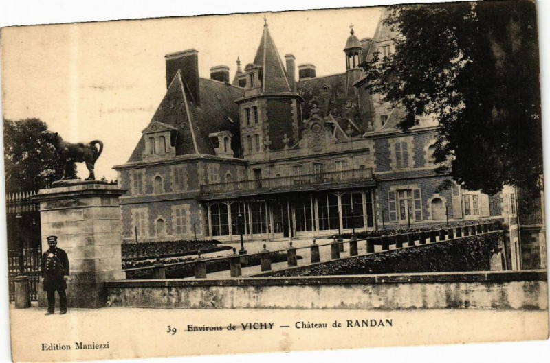 Carte postale ancienne Env. de Vichy - Chateau de Randan à Randan