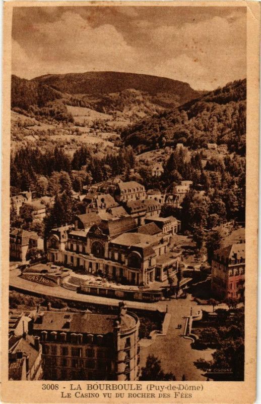 Carte postale ancienne La Bourboule (Puy-de-Dome) - Le Casino vu du Rocher des Fées à La Bourboule