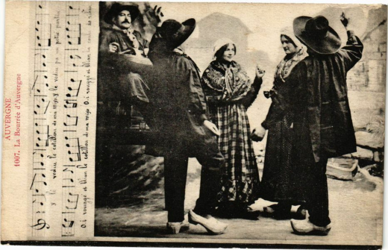 Carte postale ancienne Auvergne - La Bourrée d'Auvergne