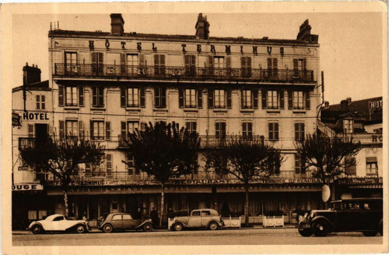 Carte postale ancienne Hotel Terminus et Touring Hotel -Clermont-Ferrand -Poines Fréres... à Clermont-Ferrand