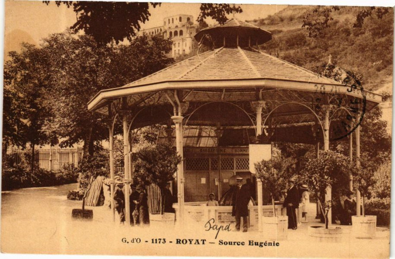 Carte postale ancienne G. D'O. - Royat - Source Eugenie à Royat