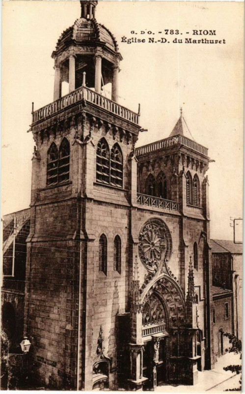 Carte postale ancienne G.D'O. - Riom - Eglise N.-D. du Marthuret à Riom