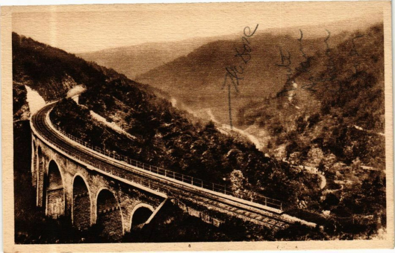 Carte postale ancienne L'Auvergne - Ligne d'Ambert a la Chaise-Dieu - Viaduc du Merle à Ambert