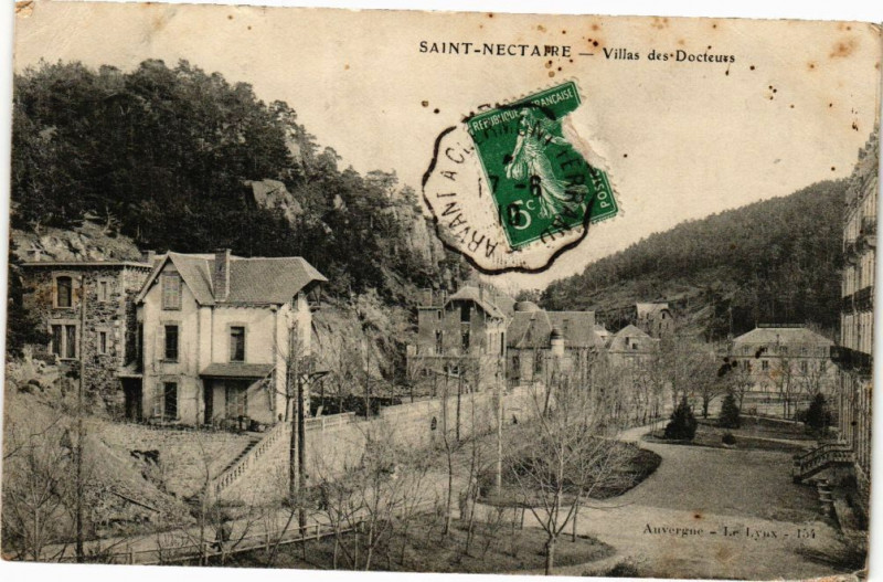 Carte postale ancienne Saint-Nectaire - Villas des docteurs à Saint-Nectaire