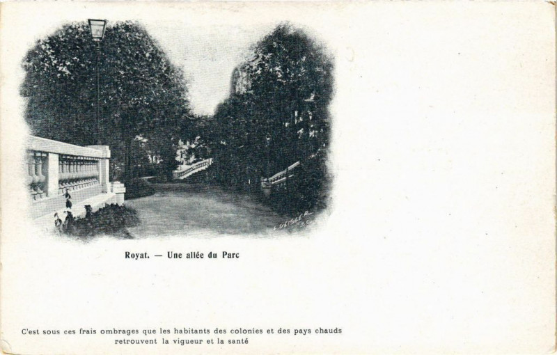 Carte postale ancienne Royat - Une allée du parc à Royat