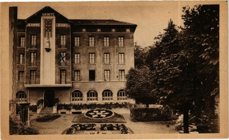 Carte postale ancienne Royat - Ste-JEANne d'arc à Royat