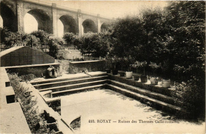 Carte postale ancienne Royat - Ruines des tHERMes à Royat