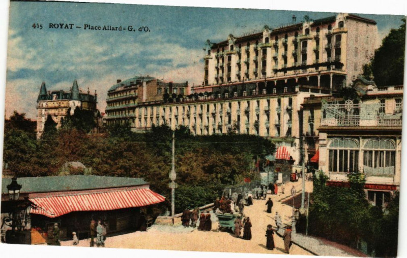 Carte postale ancienne Royat - Place allard à Royat