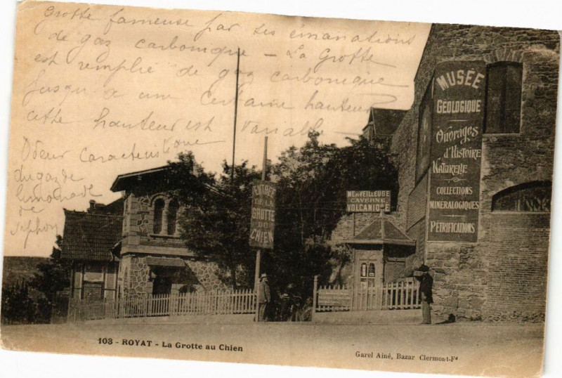 Carte postale ancienne Royat - La Grotte au chien à Royat