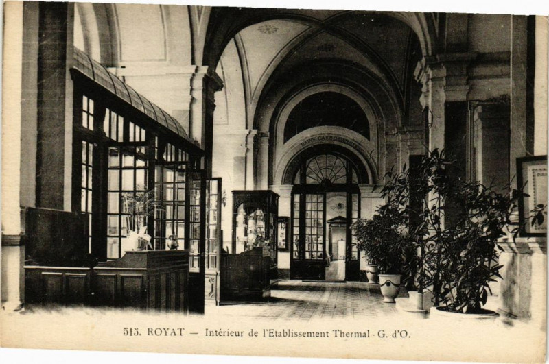 Carte postale ancienne Royat - Interieur de l'Etabl. tHERMal à Royat