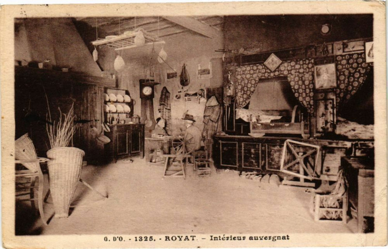 Carte postale ancienne Royat - Interieur auvergnat à Royat