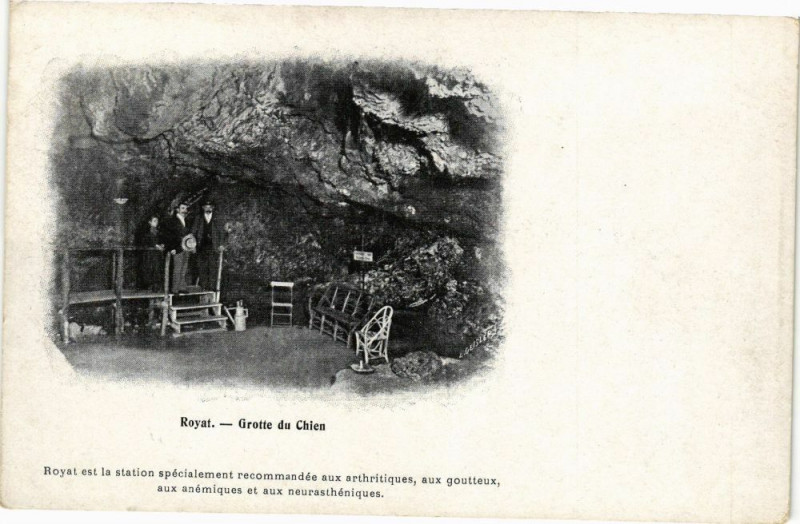Carte postale ancienne Royat - Grotte du chien à Royat