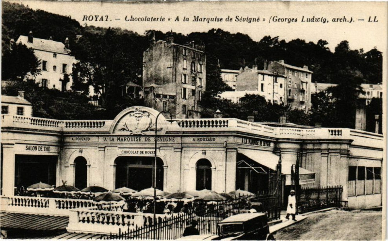 Carte postale ancienne Royat - Chocolaterie à Royat