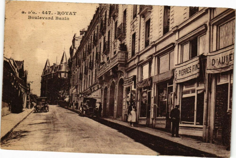 Carte postale ancienne Royat - Boulevard bazin à Royat